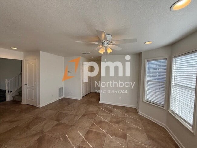 Building Photo - 893 Deerfield Pl