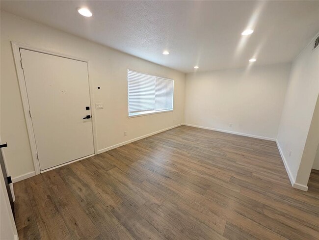Building Photo - 1619 Carlisle Ct