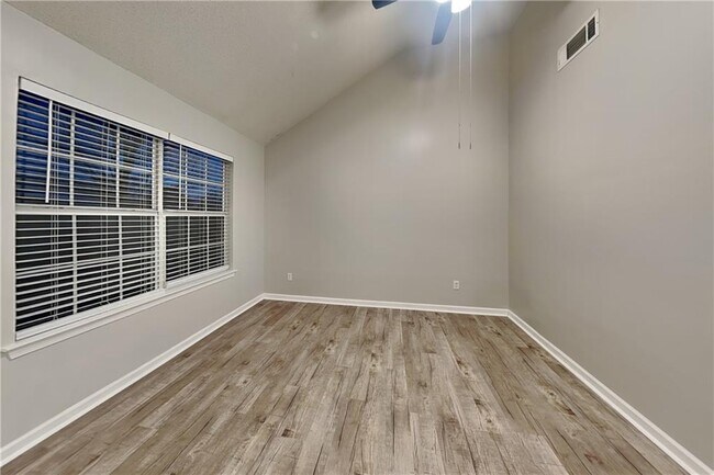 Foto del edificio - 503 Fable Ln