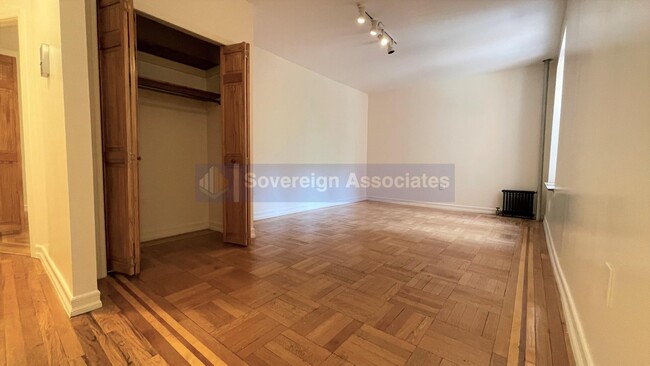 Building Photo - 175 Pinehurst Ave
