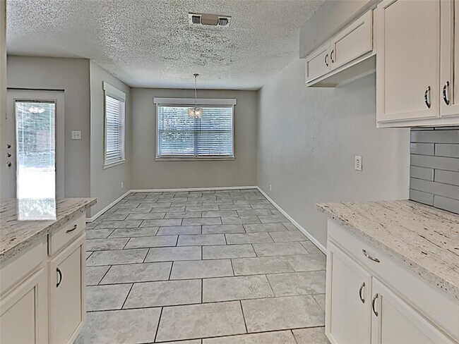 Building Photo - 1711 Tyler Ave