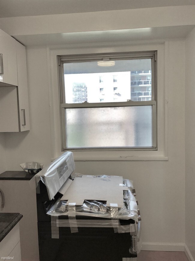Foto del edificio - 9805 63rd Rd