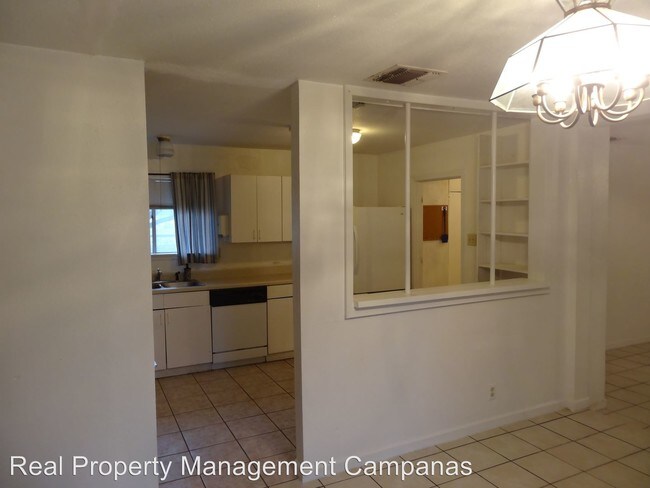Building Photo - 3 br, 1 bath House - 418 W Aviation Blvd