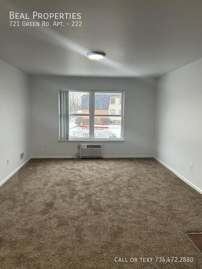 Building Photo - 721 Green Rd