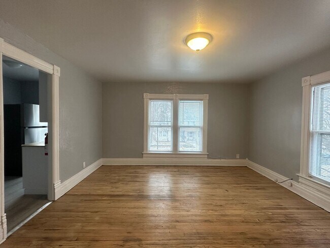 Foto del edificio - 113 N Hamilton St