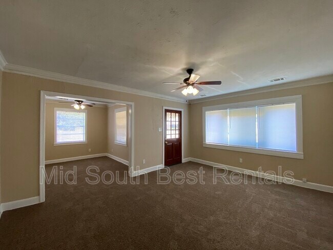 Building Photo - 2269 Alameda Cove