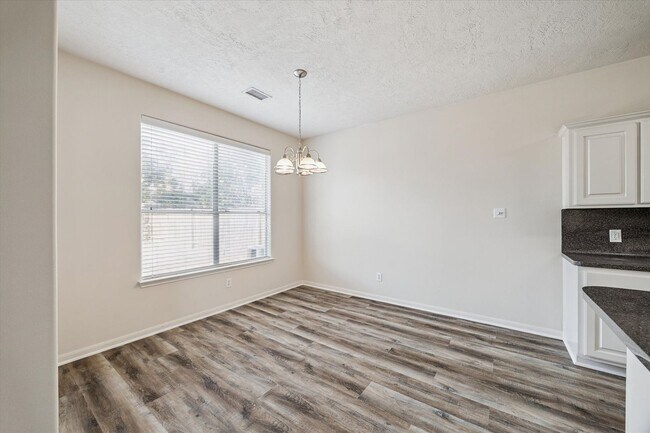 Foto del edificio - So convenient and so much space!