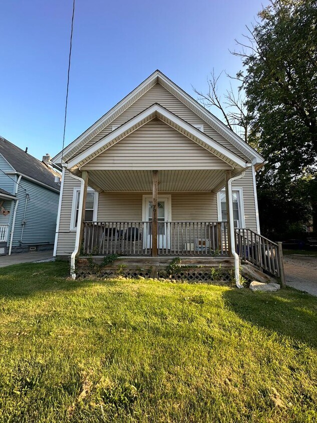 Foto principal - 7918 Madison Ave