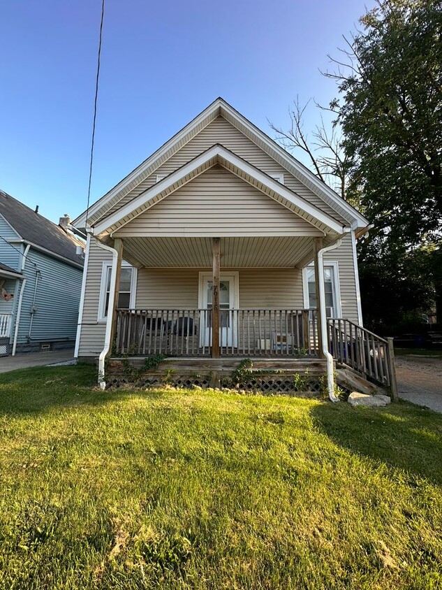 Primary Photo - 7918 Madison Ave