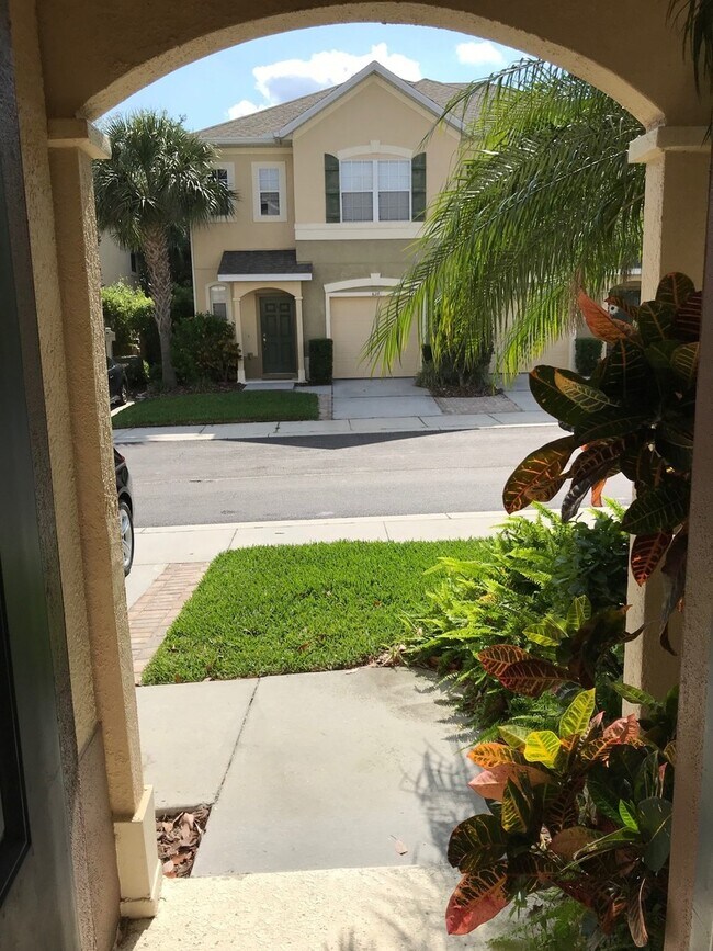 Foto del edificio - 629 Pinebranch Cir