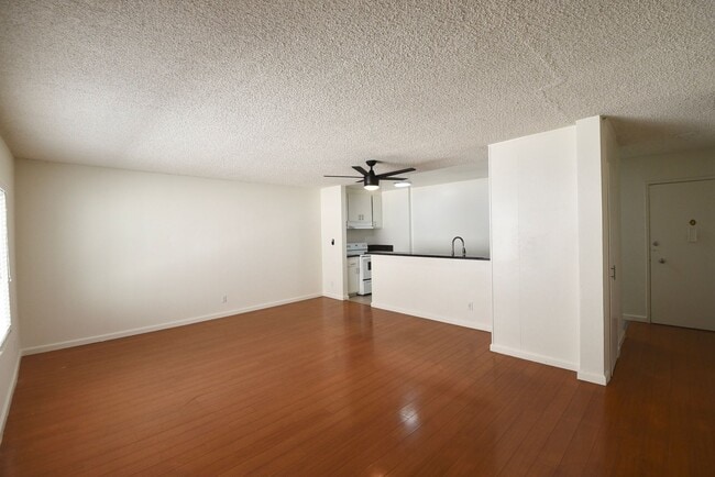 Building Photo - 4414 Woodman Ave