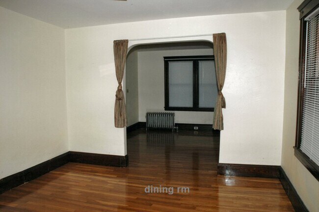 Building Photo - 37 Grant Ave