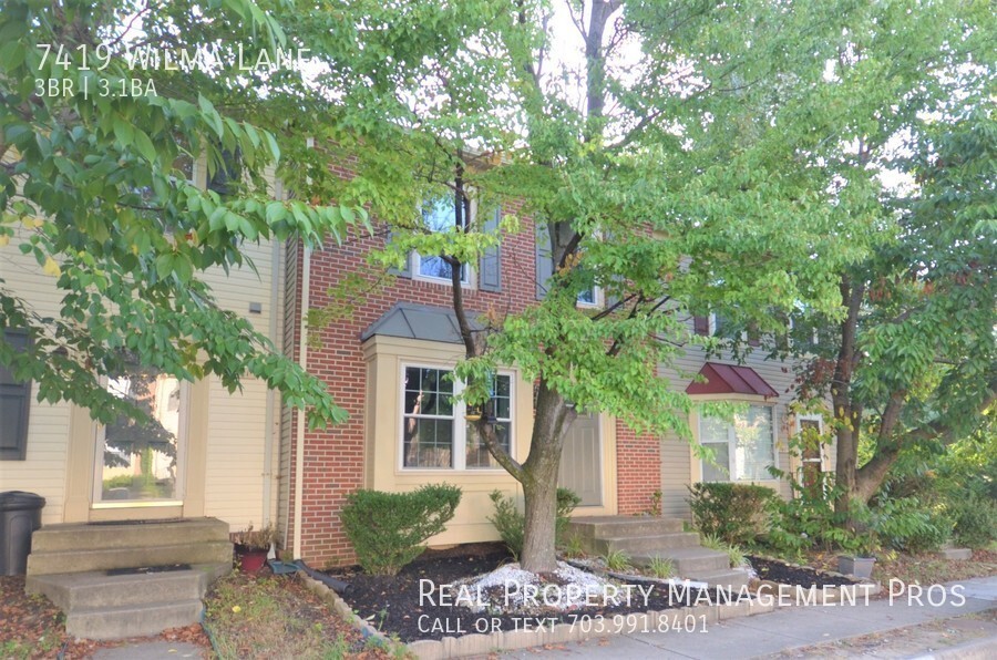 Primary Photo - Updated Sunny Three Level Townhome!!!