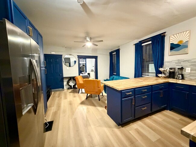 Foto del edificio - 3235 Itaska St