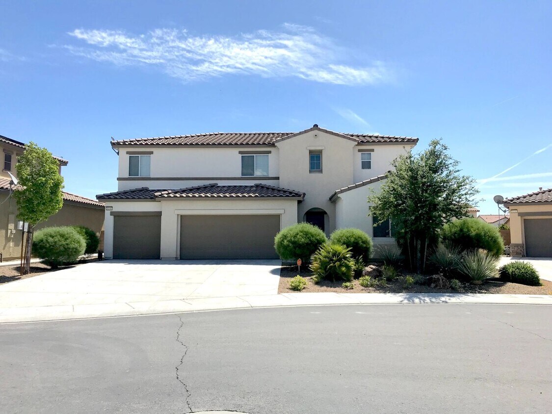 Primary Photo - COMING SOON!!!! Welcome Home! Spacious 2 S...