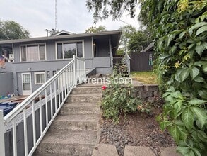 Building Photo - 102 W Cora Ave