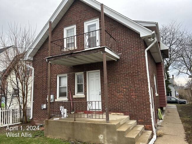 Building Photo - 1721 S 59th St
