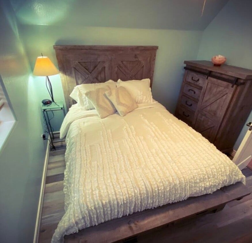 Building Photo - 585 Calle De La Rosa