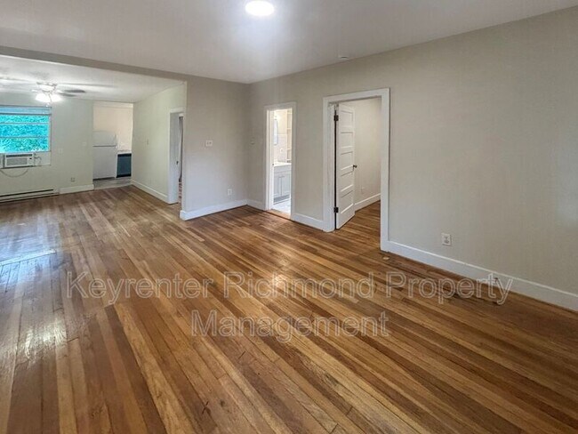 Foto del edificio - 2807 Barton Ave