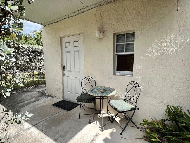 Foto del edificio - 361 SW 20th Rd