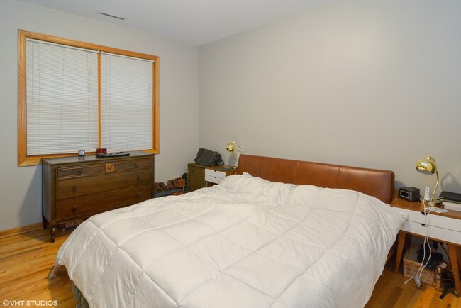 Foto del edificio - 1463 N Leavitt St