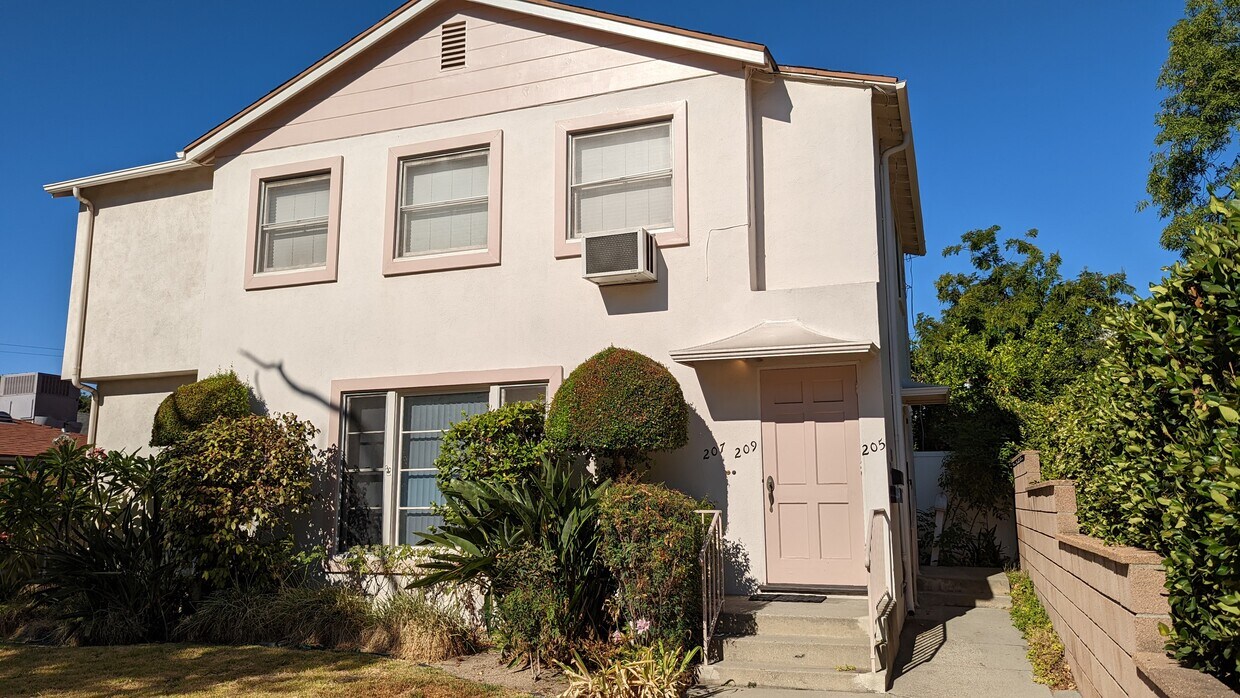 Main - 209 N Baldwin Ave
