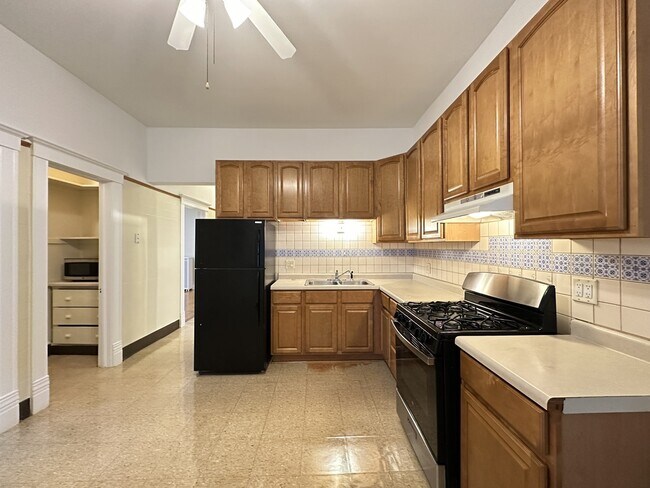 Foto del edificio - 2116 W Concord Pl