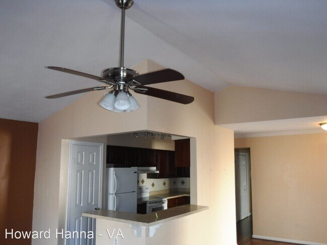 Foto del edificio - 3 br, 2 bath House - 252 Weller Blvd.