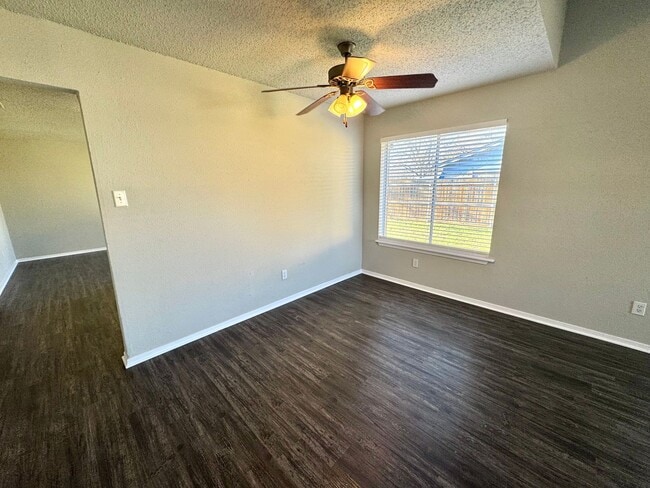 Building Photo - 2508 S Center Street S, Arlington, Texas 76014