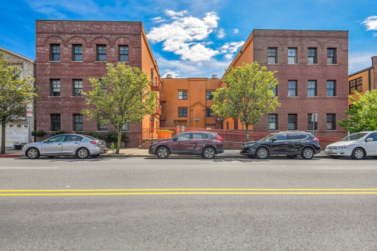 Primary Photo - 85 Broadway