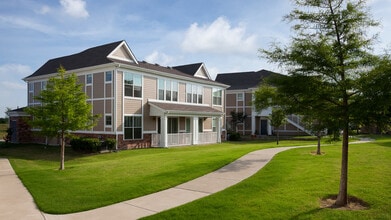 Building Photo - Kia Ora Park