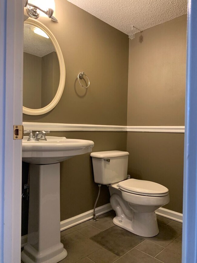 Foto del edificio - 3 Bedroom / 2.5 Bath Condo  Johnson City, TN