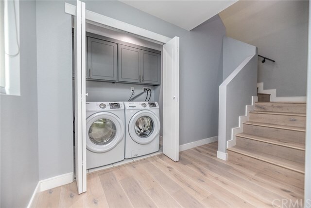 Building Photo - 1118 N Heliotrope Dr