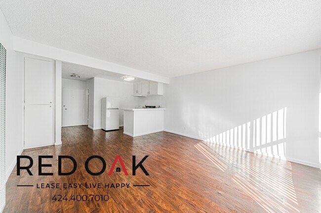 Foto del edificio - 21315 Roscoe Blvd