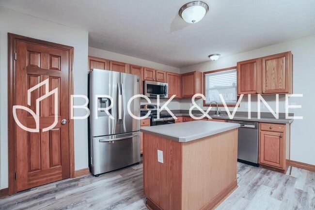 Building Photo - 362 Millett Dr