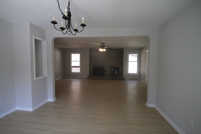 Foto del edificio - Exclusively Offered by Muse Realty, LLC