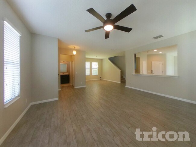 Building Photo - 2076 Bent Grass Ave