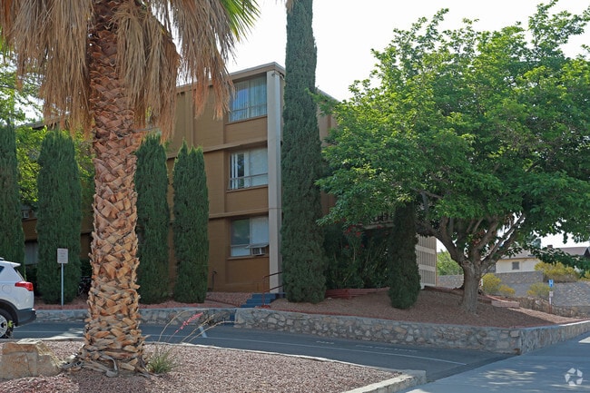 Espacio al aire libre - Highlander Apartments