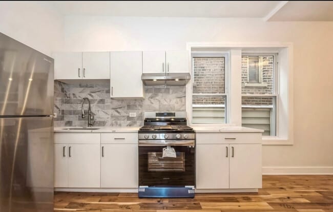 Foto del edificio - 3329 S Oakley Ave