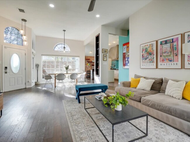 Foto del edificio - 4215 Voss Hills Pl