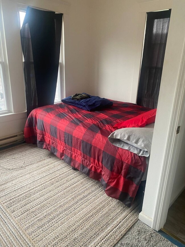 Building Photo - 18 Harper St