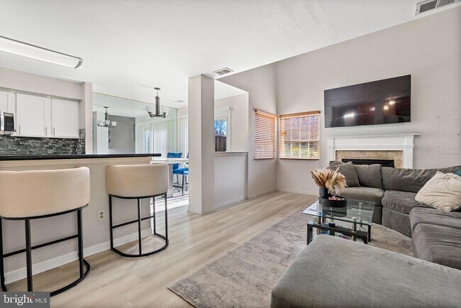 Foto del edificio - 13847 Lord Fairfax Pl