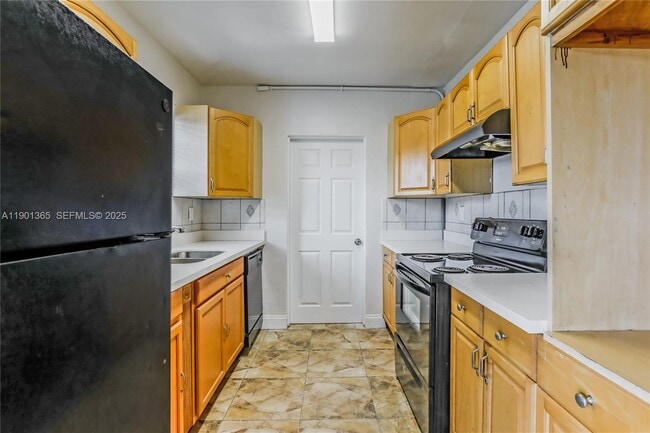 Foto del edificio - 900 NW 199th St