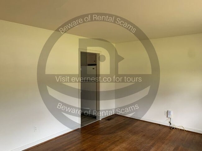 Building Photo - 5209 Scenic View Dr