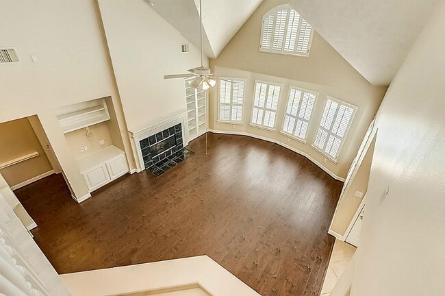 Foto del edificio - 5715 Sapphire Vista Ln