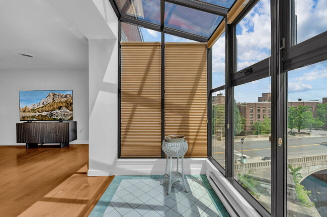 Building Photo - Luxury Condo for Rent – Franklin Place, Bangor