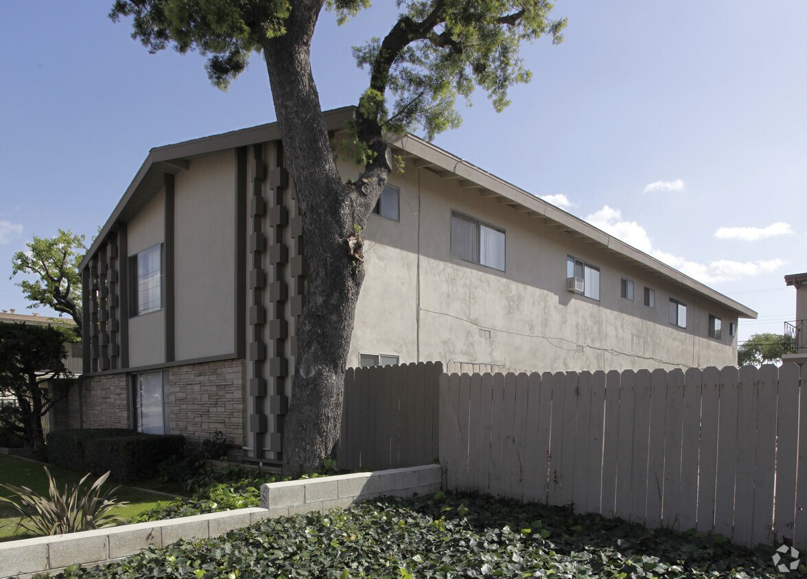Building Photo - Valbrook Apartments