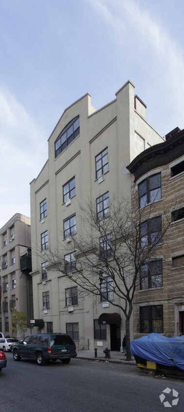 Primary Photo - 275 Classon Ave