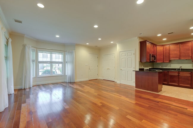 Foto del edificio - 115 Pond View Dr