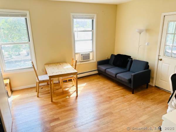 Foto principal - 892 State St
